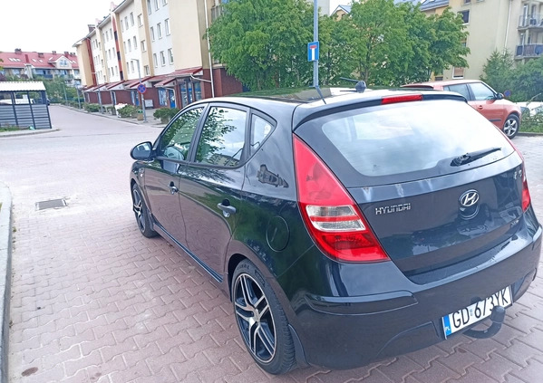 Hyundai I30 cena 16000 przebieg: 240000, rok produkcji 2011 z Gdańsk małe 37
